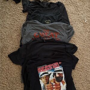 Bundle tee shirts for workouts or casual wear